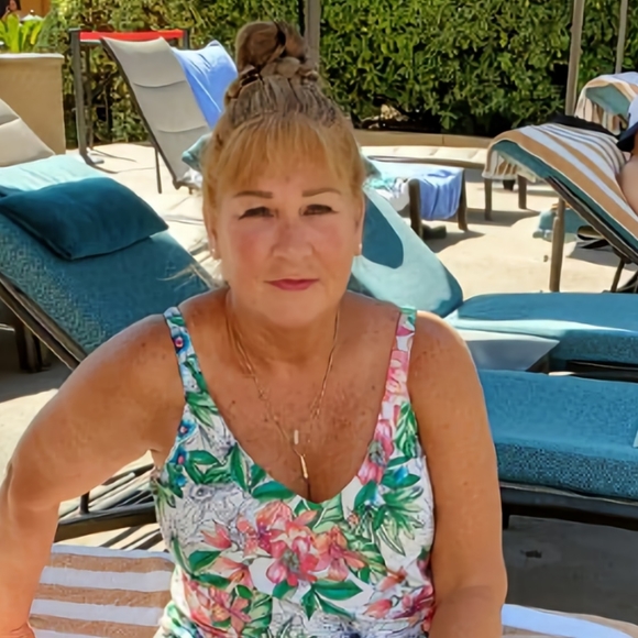 Meet your Posher, Pamela - Picture 2 of 4